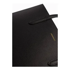 Ann Business 16"