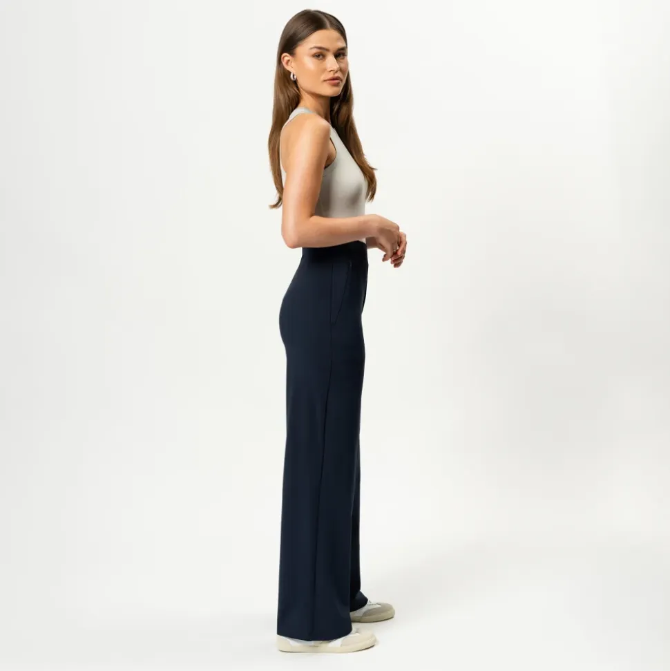 Asana Relaxed Straight Pant