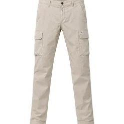 Chinos