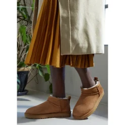 Classic Ultra Mini Boot Chestnut