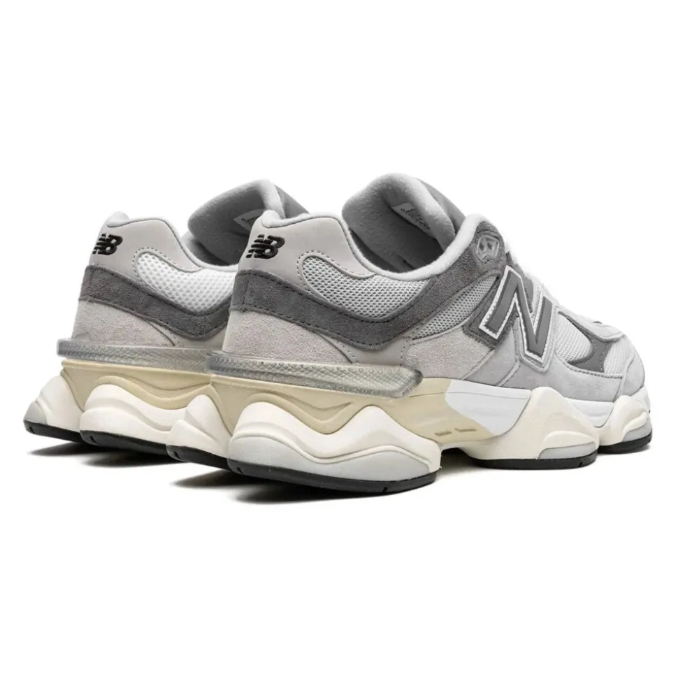 9060 Sneakers