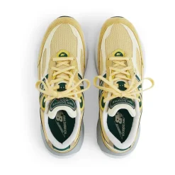 990v6 Made in USA Sneakers