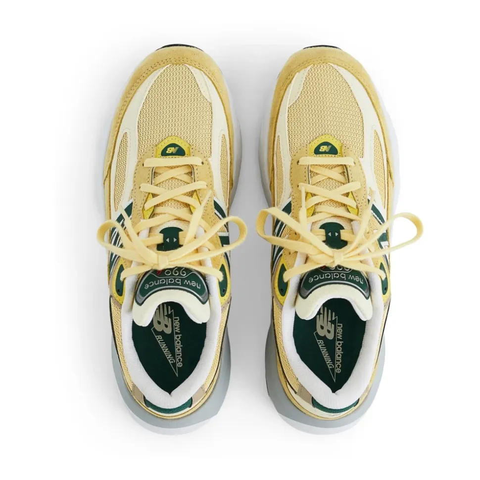 990v6 Made in USA Sneakers